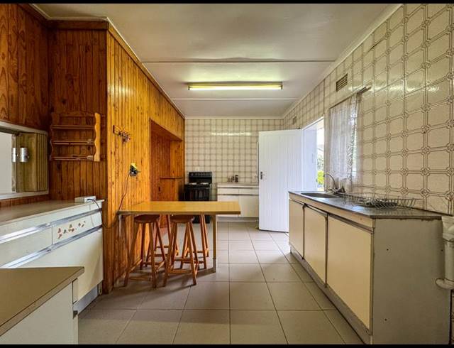3 BEDROOM HOUSE FOR SALE IN CROYDON